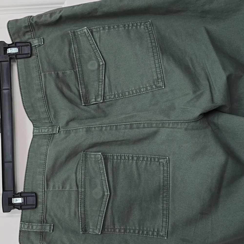 Loft capris - Picture 11 of 12